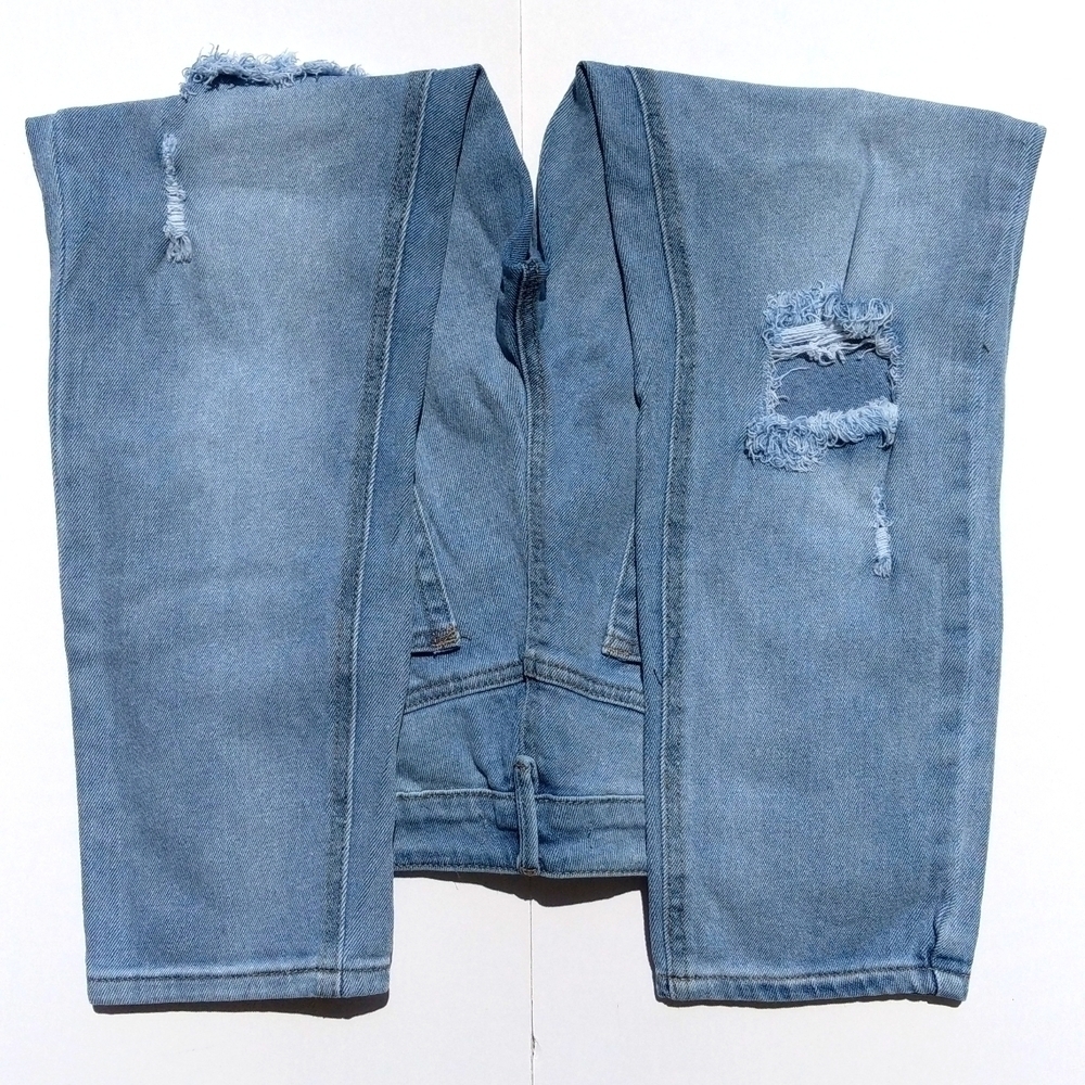 Almost Famous Medium Wash High Rise Distressed Cropped Skinny Jeans Blue Size 7 - Picture 4 of 16